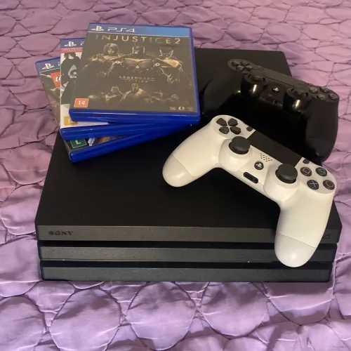 PlayStation 4 PRO 1 TB + 2 JOGOS + 2 CONTROLES