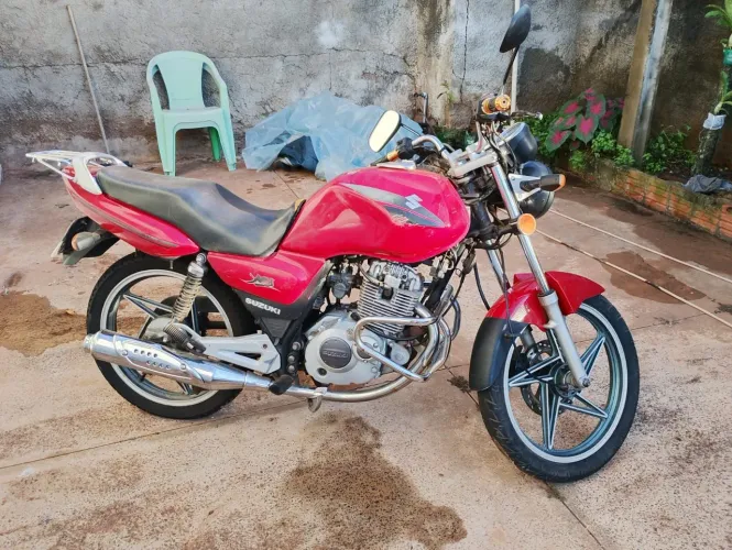 Vendo Moto Suzuki 2006/2007