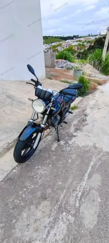 Moto de segundo dono, super conservada e com revisão em dia.
