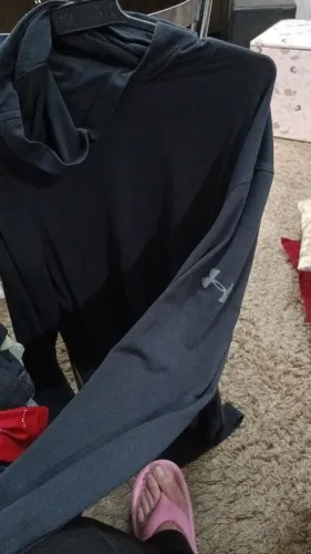 Camiseta manga longa e capuz Under Armour