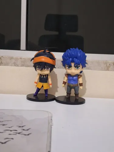 Mini figuras de Jojo, Narancia e Jonathan Joestar