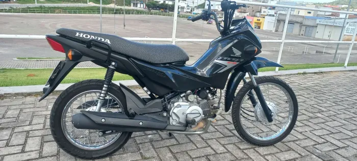 Moto semi nova, pra pessoas exigentes.