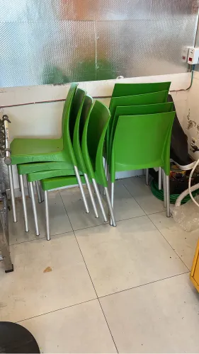 Conjunto de 2 Mesas em Alumínio e 7 cadeiras