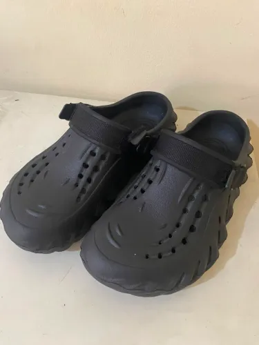 Crocs 100