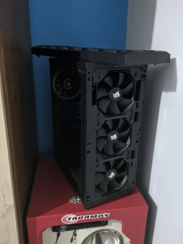 Gabinete gamer 4 Fan instalado