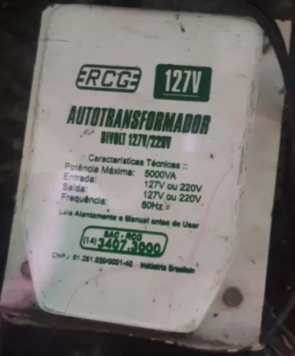 Transformador 220V , obs: precisa trocar os fios e pôr alguns parafusos , fora isso td ok