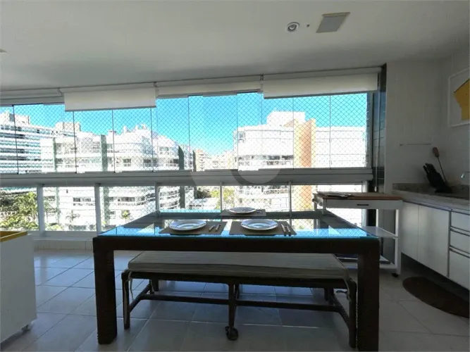 Apartamento com 4 quartos à venda em Riviera - SP