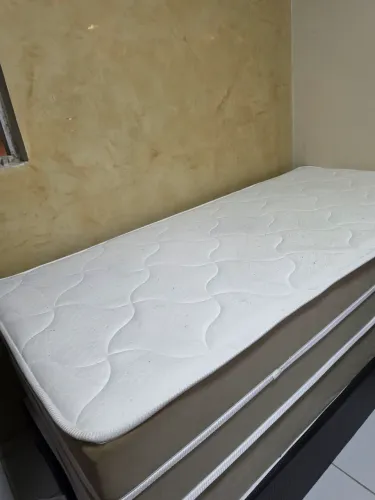 Vendo cama conjugada semi nova