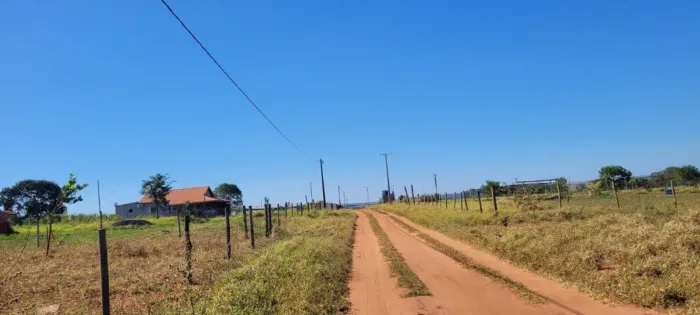 Excelente Chacrinha Com 1800 m² - Na Zona Rural de Jaraguari - 26,5 KM do Shopping Ipê.