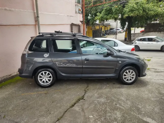 Peugeot 207 SW Escapade 1.6 16V Flex 5P 2011