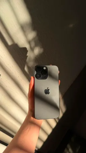 iPhone 16 pro Max - 96% de batería