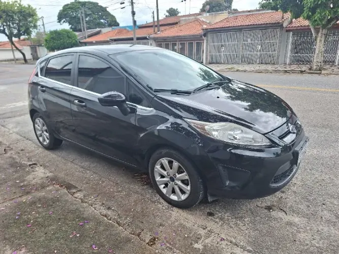 Ford Fiesta SE 1.6 16V Flex 5P 2013