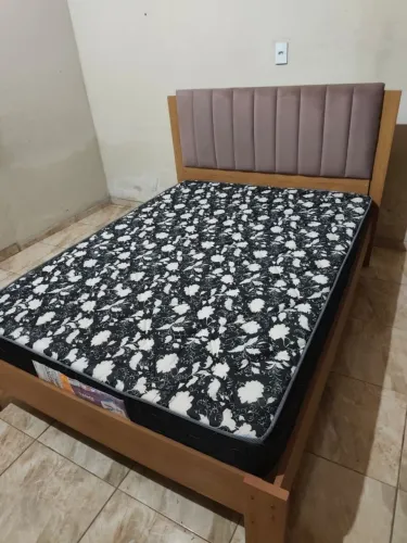 Cama de casal com colchão