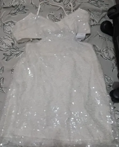 Vestido mide de fesra Lantejola com forro P