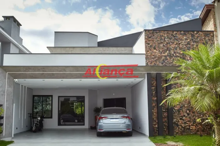 CASA DE ALTO PADRÃO À VENDA -CONDOMÍNIO ARUJÁ 5 -SP 300 m²