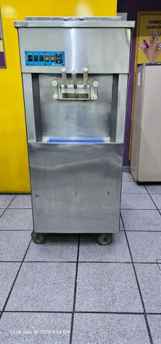MÁQUINA DE AÇAÍ E SORVETE