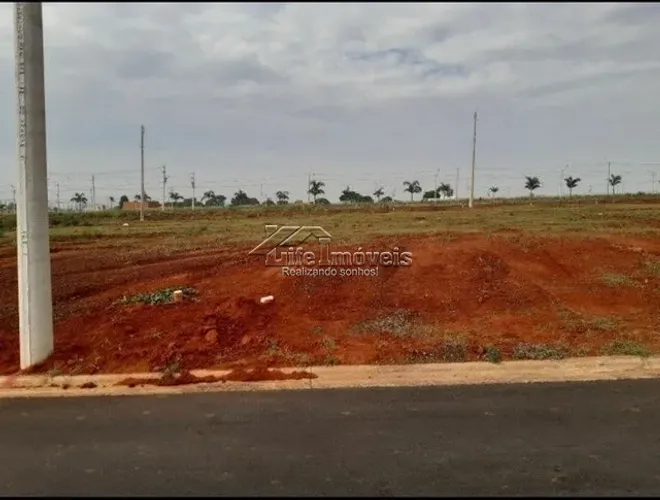 Terreno com 256 m² a venda no Central Park