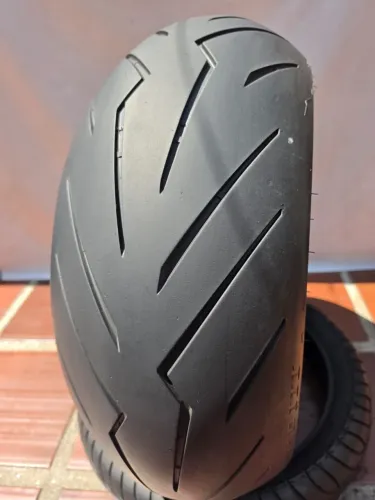 Pneu Moto 240/45-17 Pirelli Diablo Rosso, Original, + De Meia Vida (Usado)