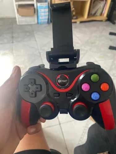 Vendo controle Bluetooth para celular cemi novo