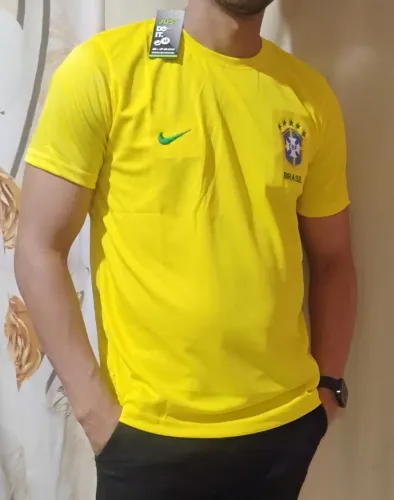 Promoção Queima de estoque Camisa Brasil Dry Fit com Escudo Bordado ? Conforto e Estilo!