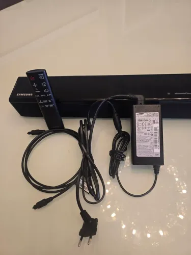 ? Soundbar Samsung HW-J250A ? Completa com Acessórios