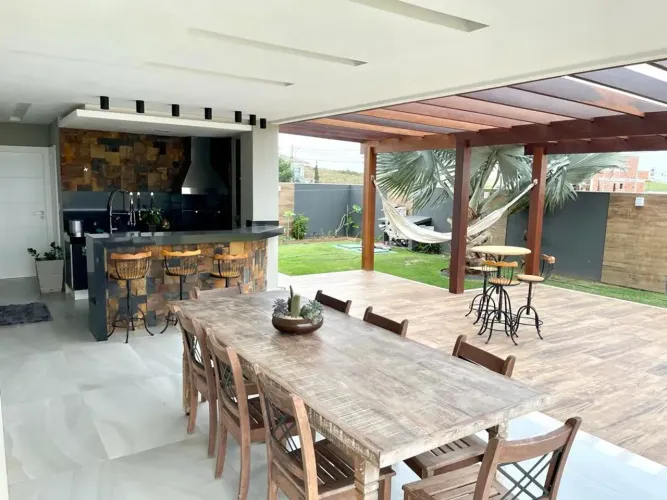 ALPHAVILLE: casa de alto padrão com 5 quartos!