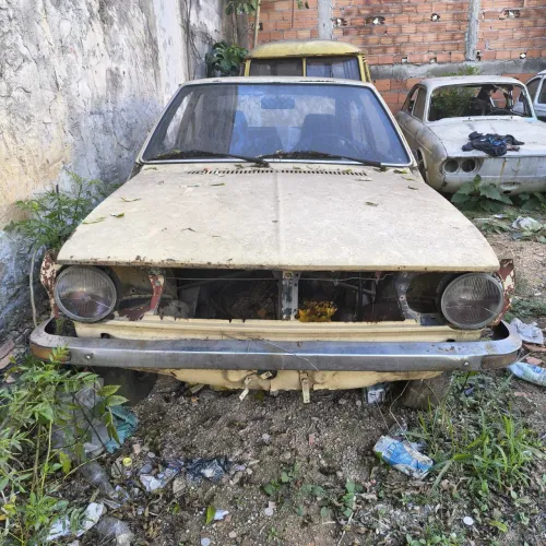 Vende- se passat ano 77 peças