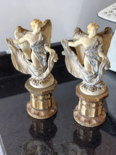 Estatuas são Miguel Arcanjo