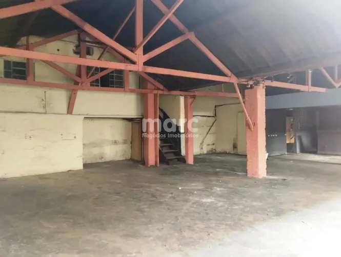Galpão para locação no Cambuci, com 160m². Localizado ao lado da Avenida Lins de Vasconvel