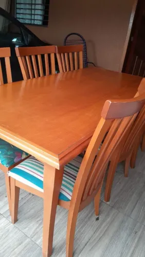 Mesa em madeira.
