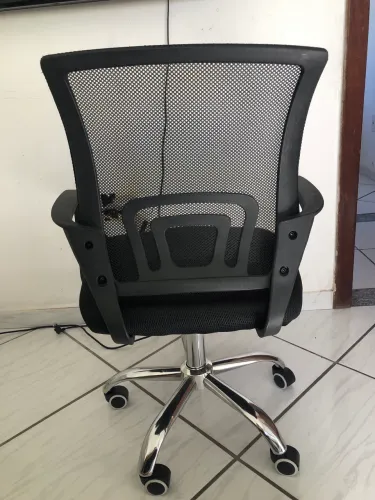 Vendo cadeira de escritório 240