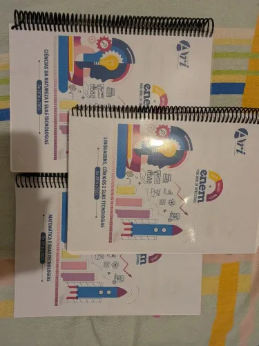 Trio de apostilas de questões do Enem 2016 a 2023  por dificuldade (com gabarito)