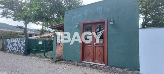 Oportunidade! Casa em Armação - Florianópolis