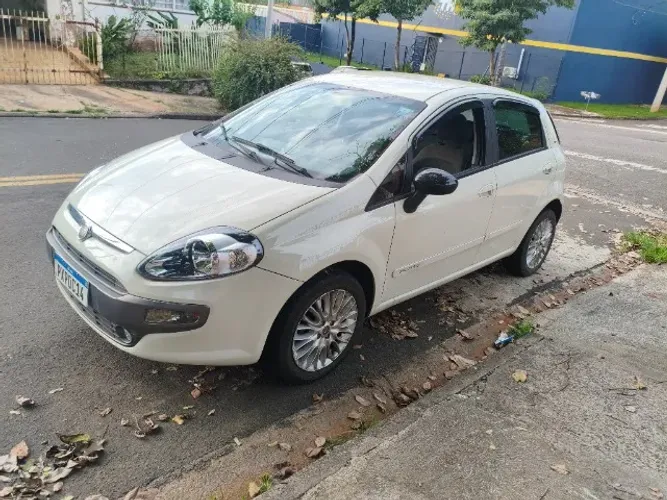 Fiat Punto Essence 1.6 Flex 16V 5P 2016