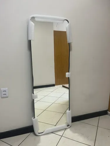 Espelho 160cmx50cm com suporte de chão NOVO, NUNCA USADO.