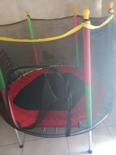 Pulapula para criança .novinho com pouco tempo de uso .