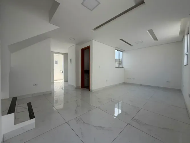 Casa com 3 quartos sendo 1 suíte 3 banheiros 2 vagas