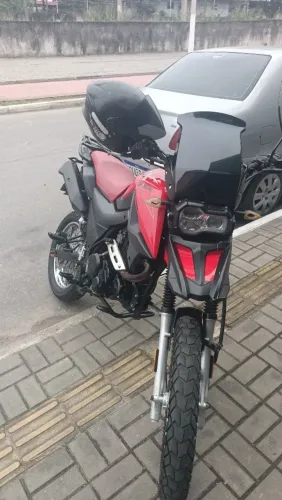 Moto toda em dia , vendo ou troco por carro do meu interessa , mesmo veículo com divida