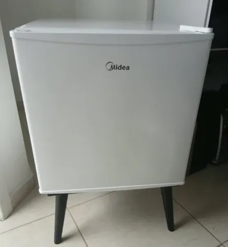 Frigobar 45 Litros Midea Branco Semi Novo - Perfeito Estado de Funcionamento e Conservação