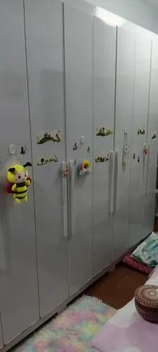 Armário branco 8 portas