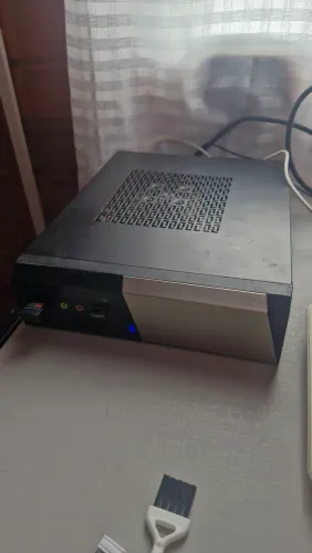 PC Ultra Compacto / Slim e pronto a usar com SSD de 120 GB
