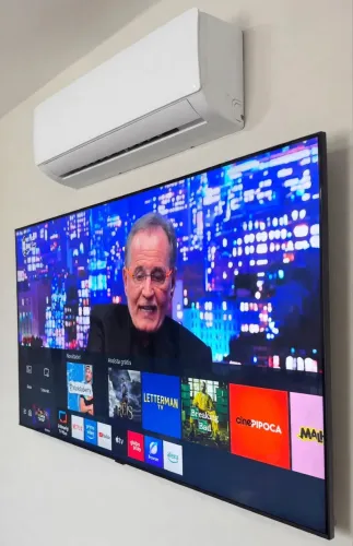 TV 65 SAMSUNG CRYSTAL UHD 4K - IMPECÁVEL VENDO OU TROCO POR TV MAIOR