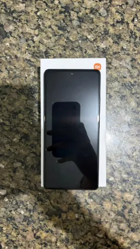 Celular semi novo