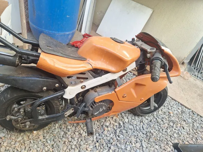 Moto infantil á gasolina 