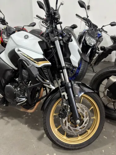 FAZER 250(GONCALO MOTOS)Já emplacada e transferida!
