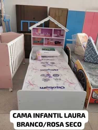 Sonho Infantil em Branco e Rosa: Cama Laura com Design de Casinha S/Colchão 