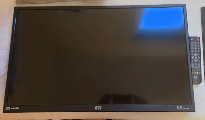 TV LED STI 32 polegadas, modelo LE3264BW