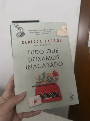 Livro ?Tudo que deixamos inacabado