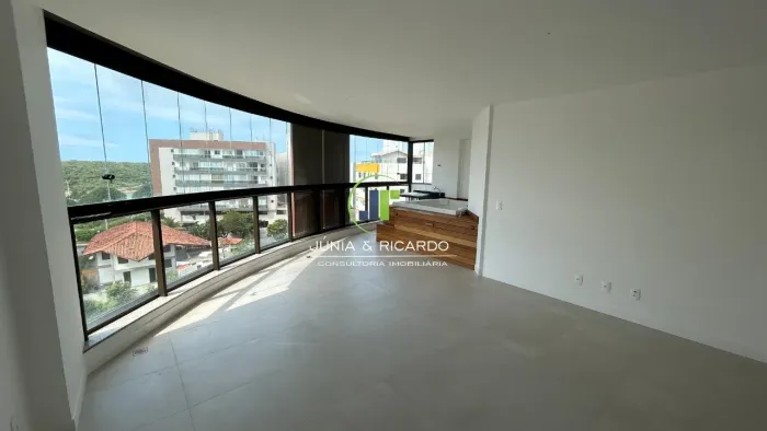 Seven Beach Residences, 3 quartos sendo todos suítes, na Enseada Azul