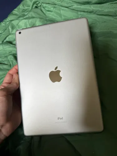 iPad 8ª geração A12 Bionic 10,2?, Wi-Fi, 32GB - Prata - Seminovo